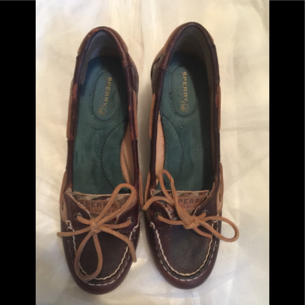Sperry wedges size 8